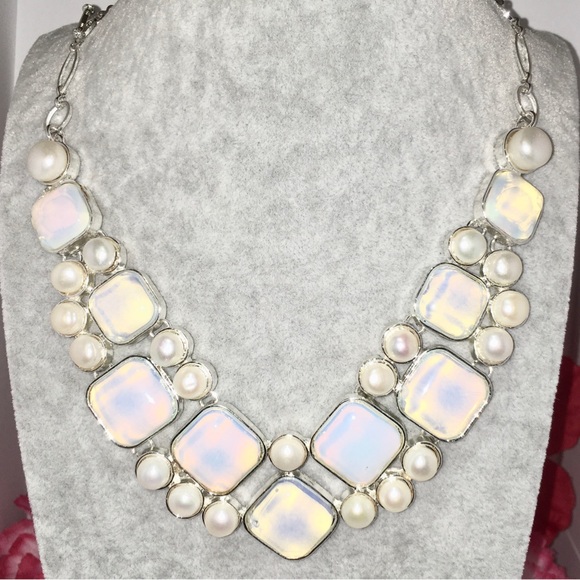Nice Oplite & Pearl Draping BIB Statement Necklace - Picture 2 of 4